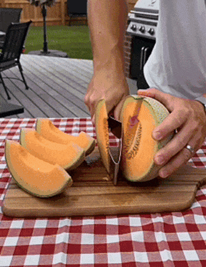 🍉 60-Second Watermelon Cutter – Buy 1 Get 1 Free! Slice Watermelon Faster, Cleaner & Safer Than a Knife ✨